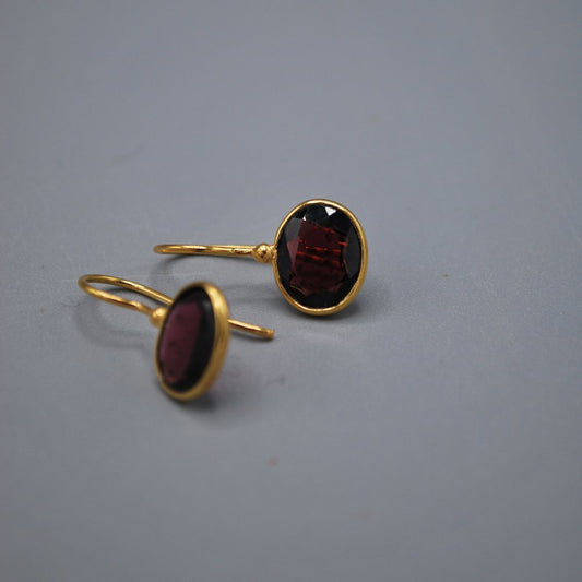 Mini oval drop earrings - garnet