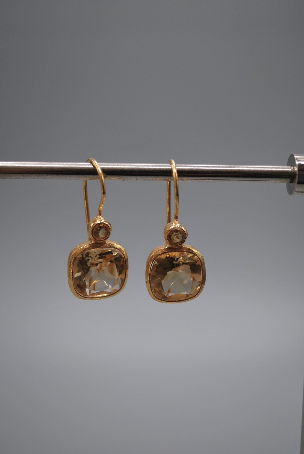 Citrine stone drop earrings