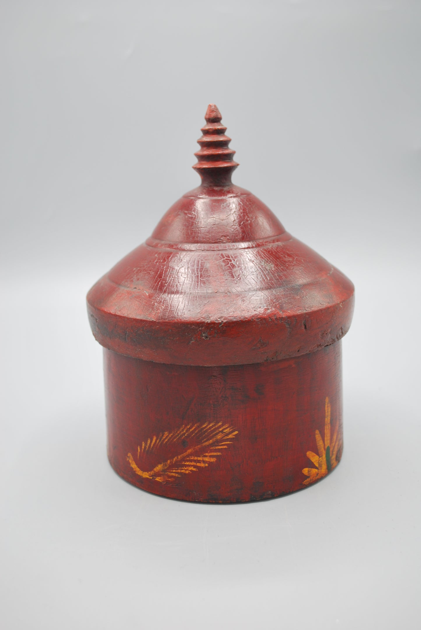 Teak wooden storage pot with leaf motif