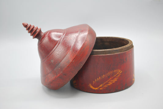 Teak wooden storage pot with leaf motif