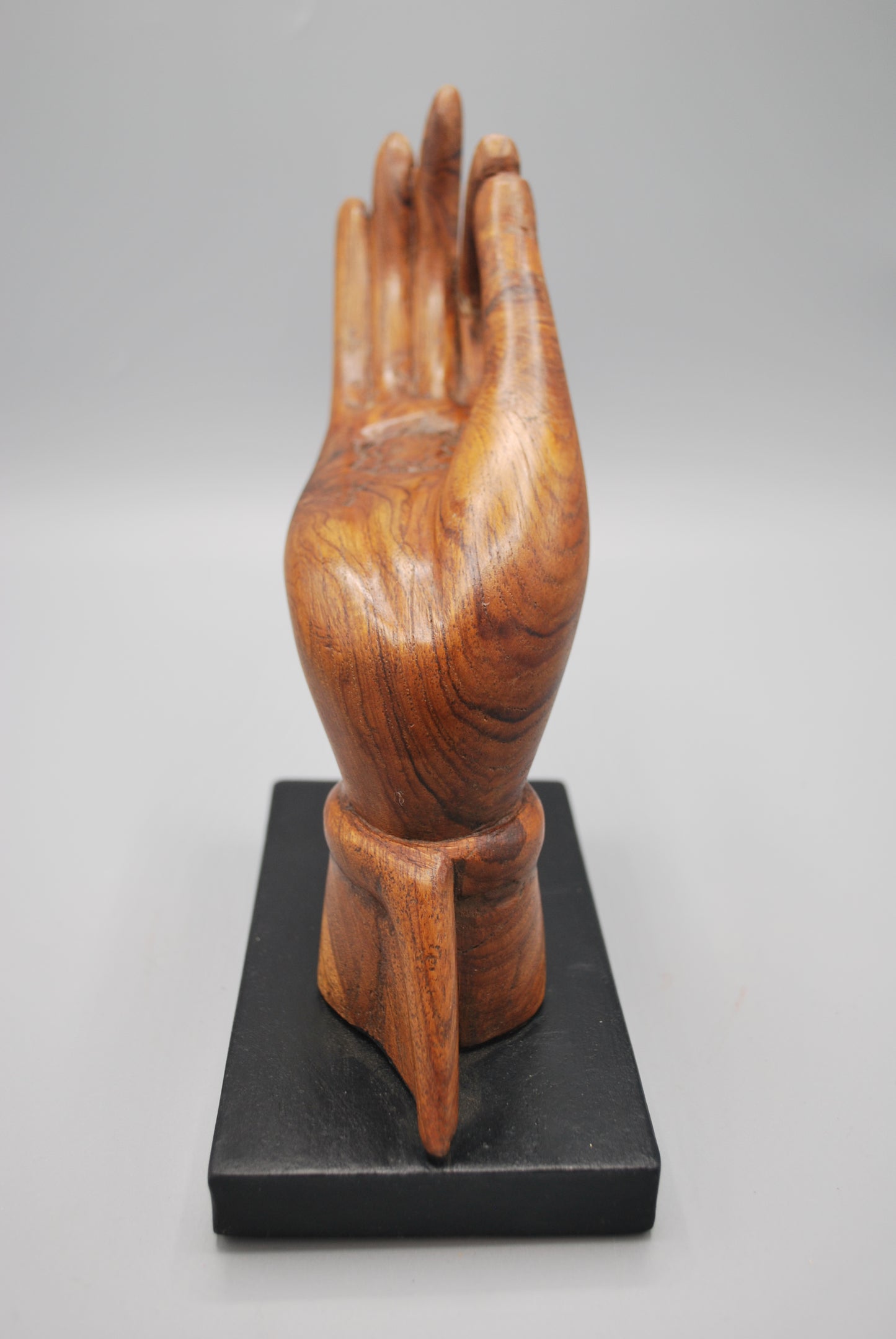 Teak mudra hand