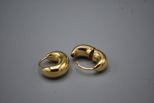 Gold vermeil cashew earrings (Small)