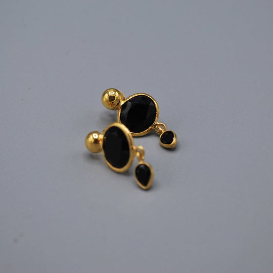 Gold stud, oval gem tiny teardrop - black onyx