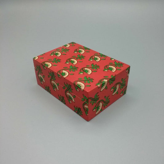 Wooden trinket box - red