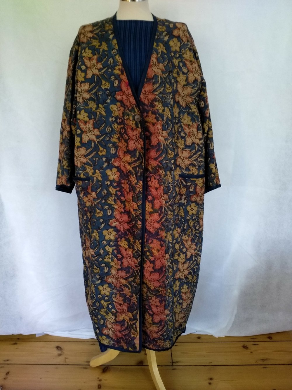 Shrug coat - red / blue