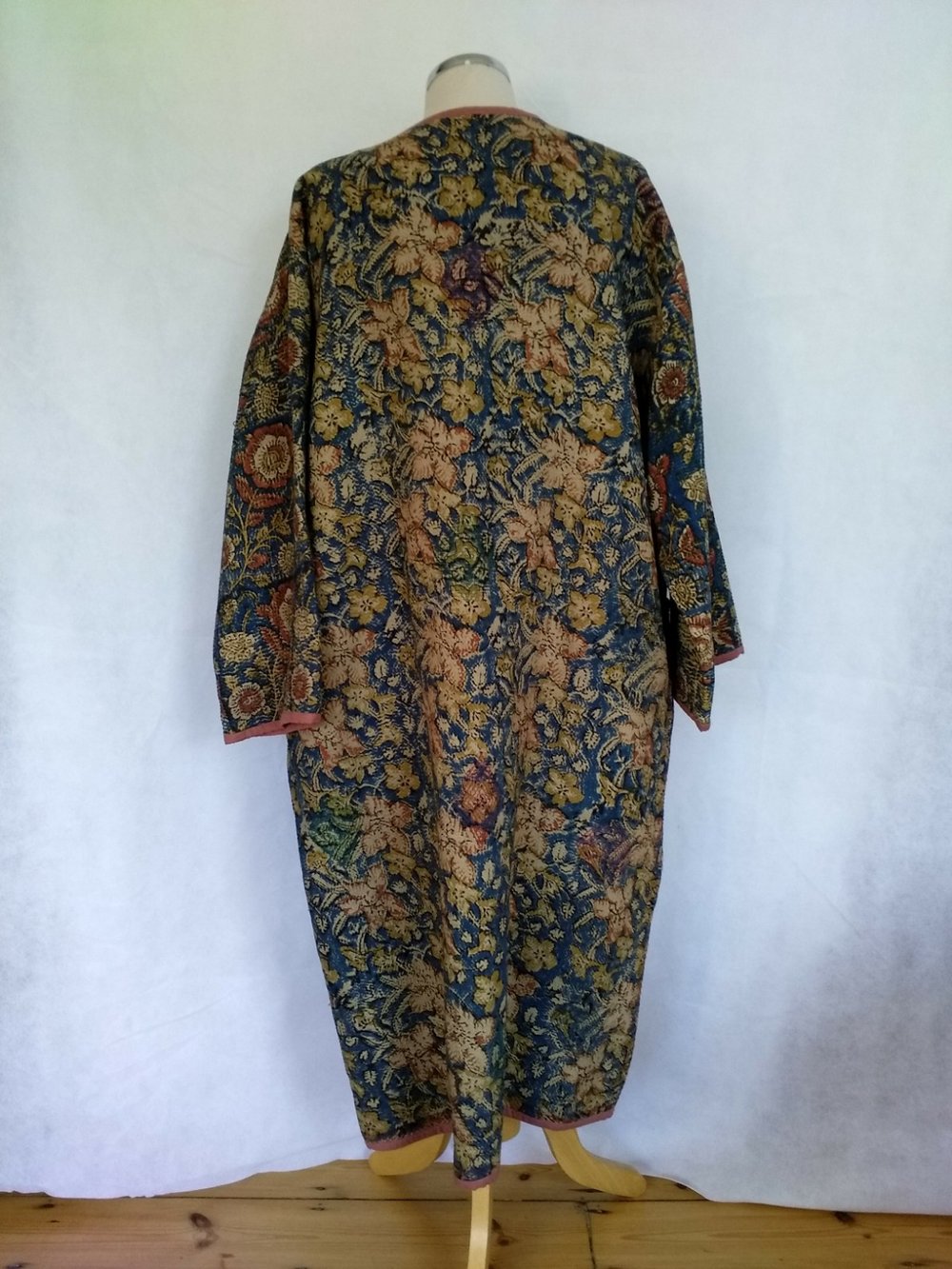 Shrug coat -blue / red