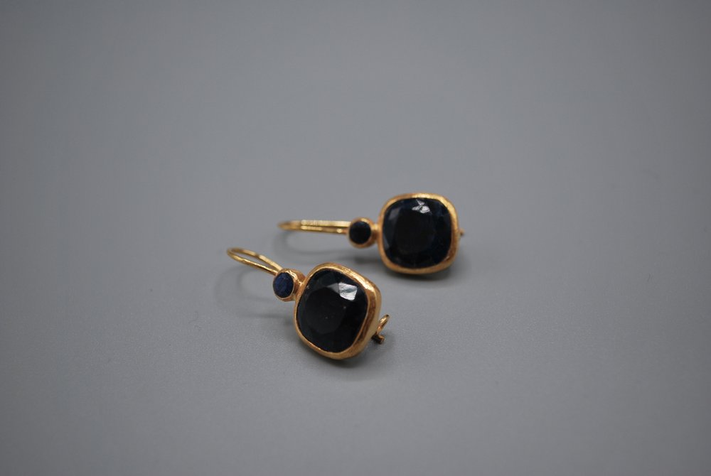 Dark Blue Rapada stone drop earrings