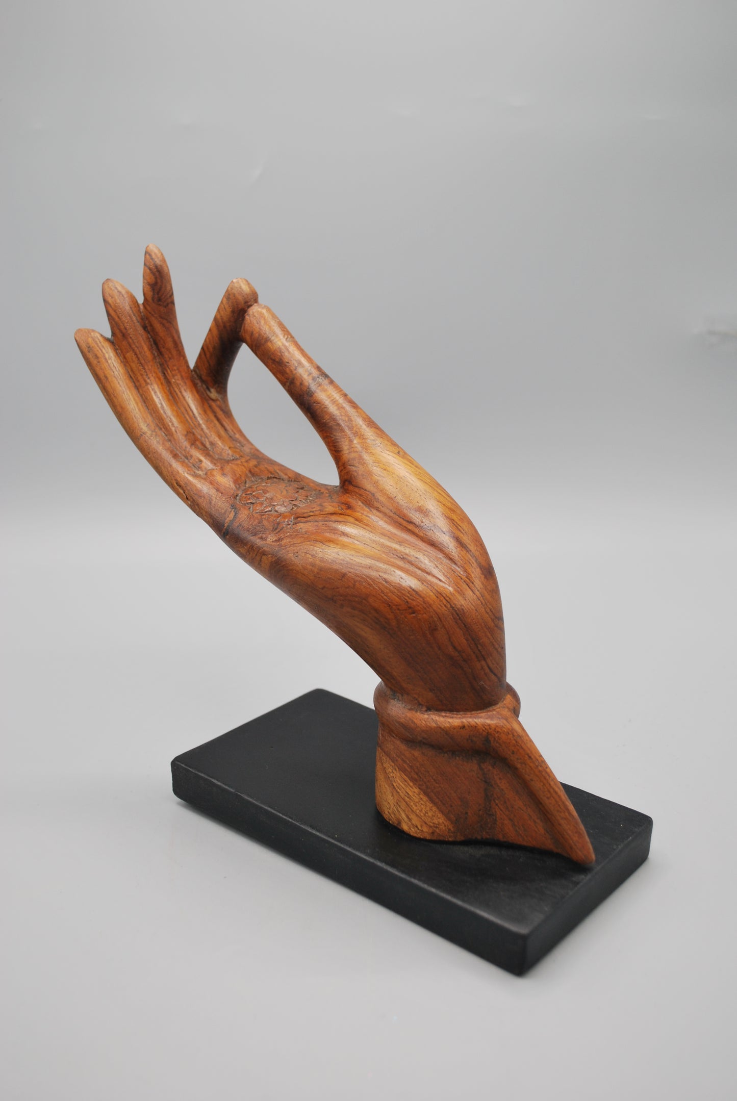 Teak mudra hand