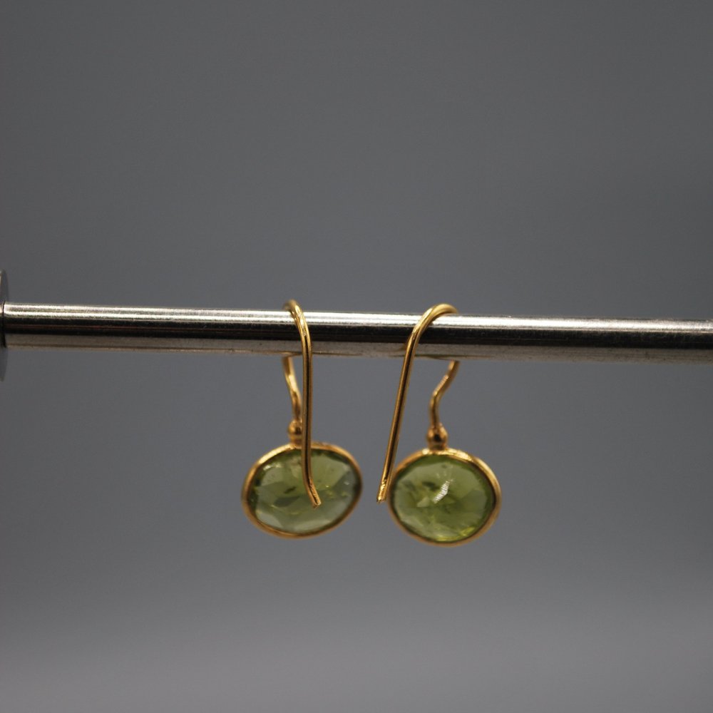 Mini oval drop earrings - peridot