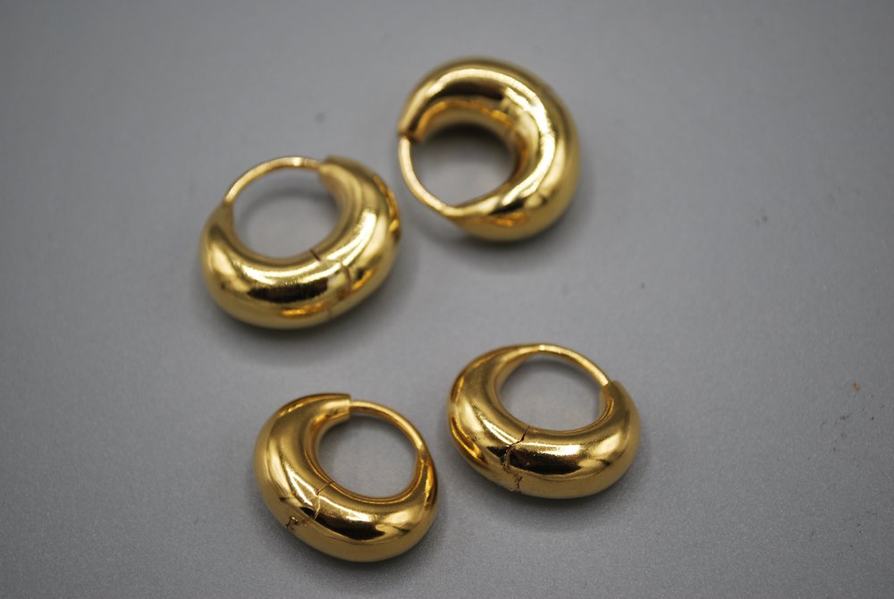 Gold vermeil cashew earrings (Small)