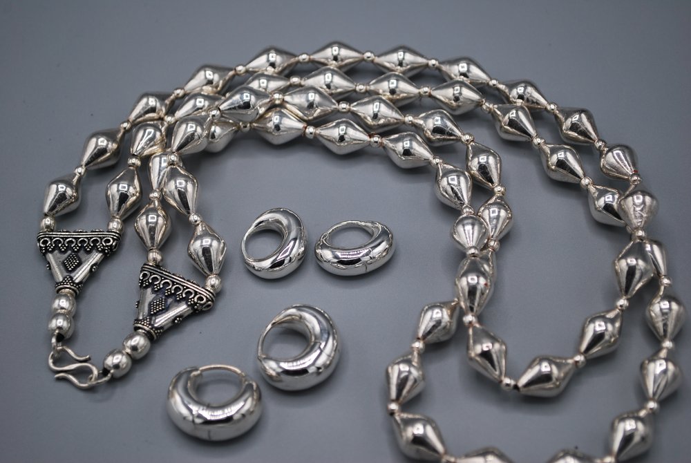 Silver cashew earrings (Small)
