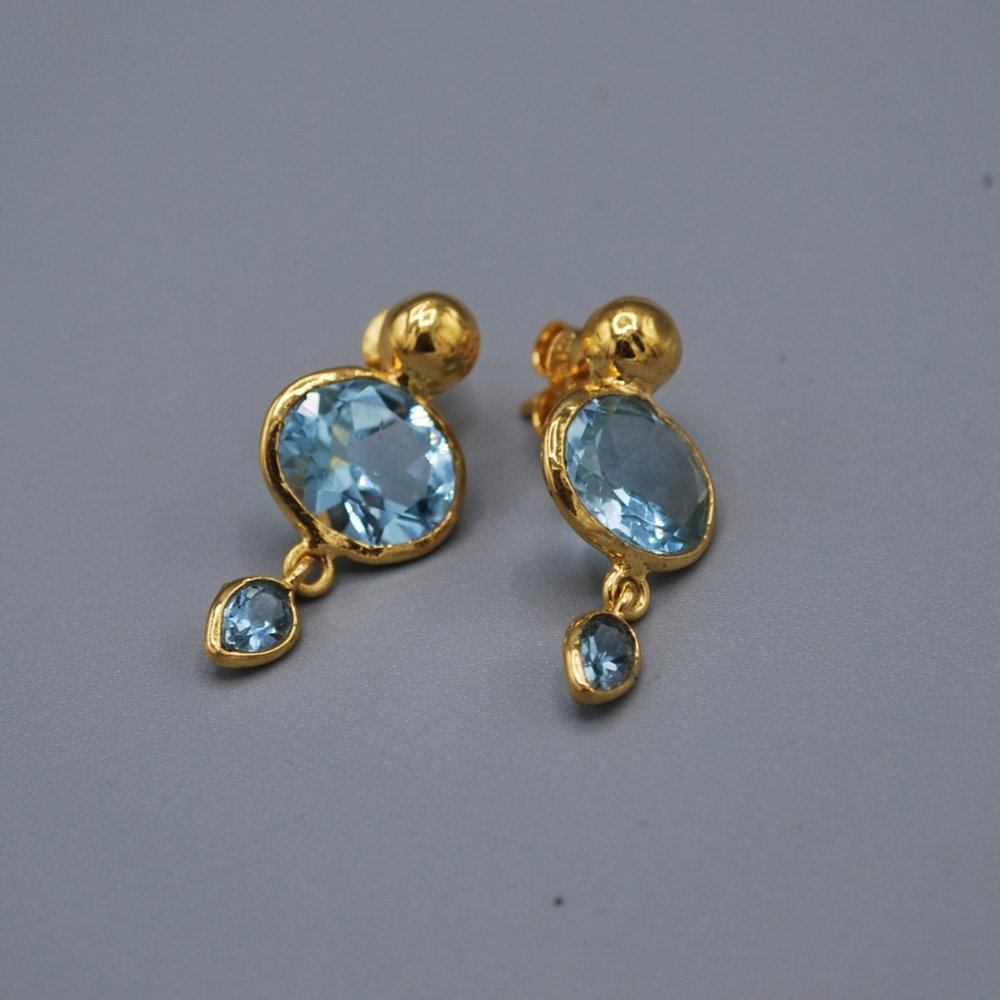 Gold stud, oval gem tiny teardrop - blue topaz
