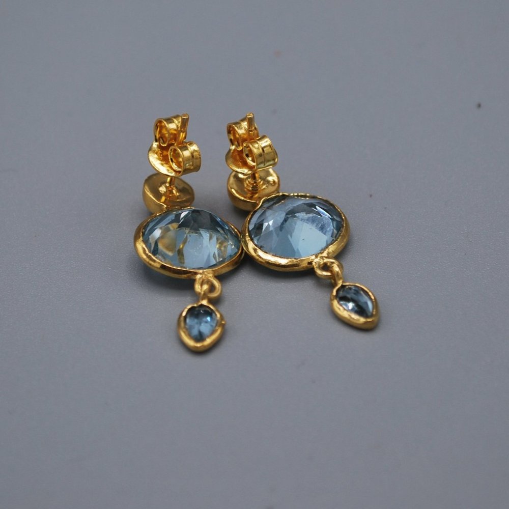 Gold stud, oval gem tiny teardrop - blue topaz