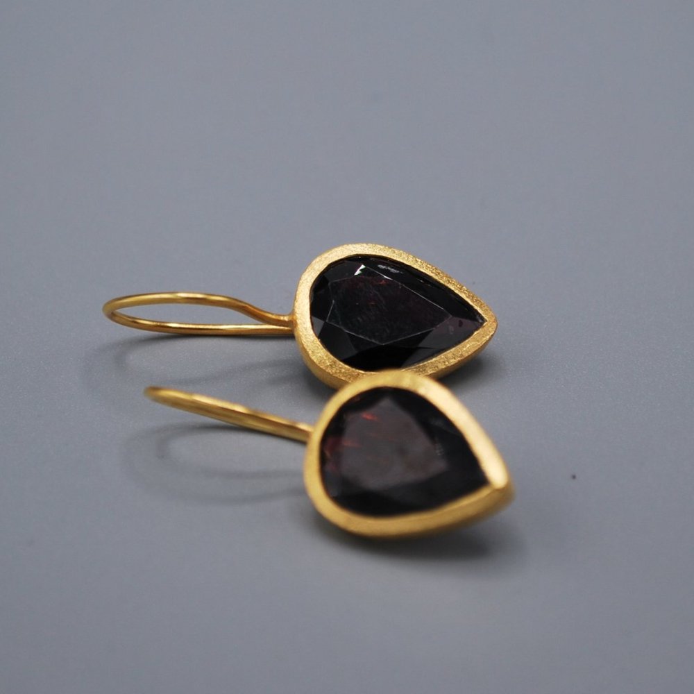 Pear drop gem earrings - garnet