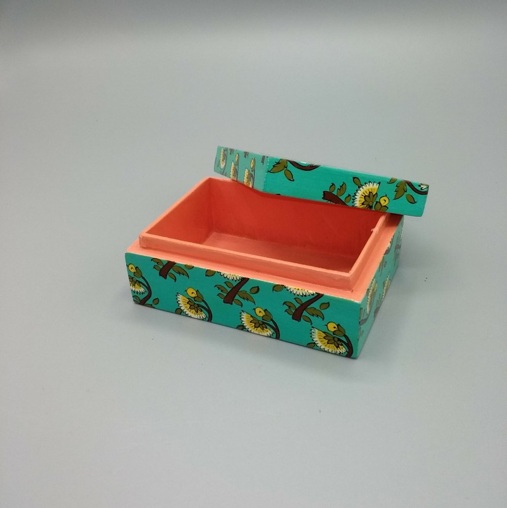 Wooden trinket box - turquoise