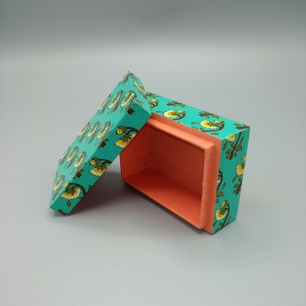 Wooden trinket box - turquoise
